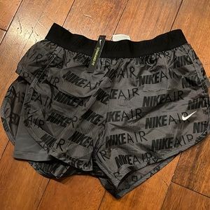Women’s Nike NWT Shorts grey/black size s